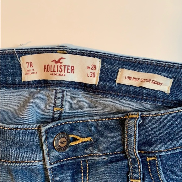 Hollister Ripped Skinny Jeans - Picture 6 of 8